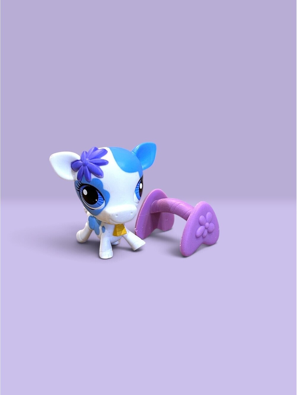 Littlest Pet Shop LPS Cow #3225 with Accessory